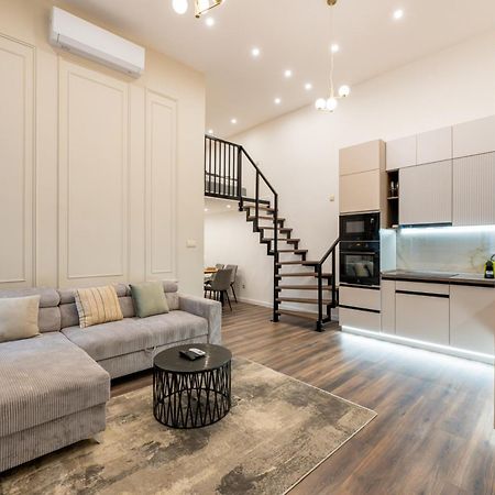 D52 Luxury Suite Budapest Exteriör bild
