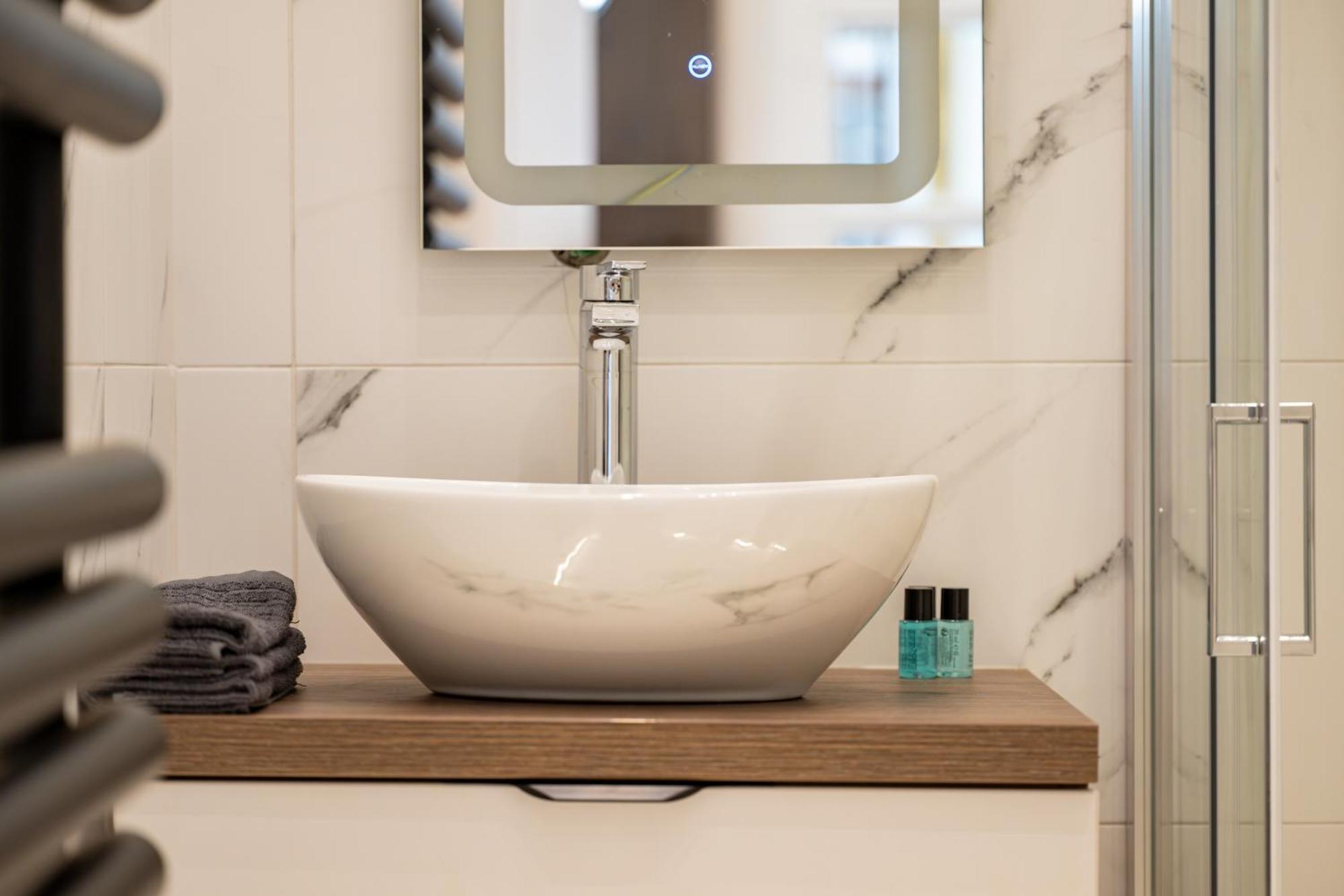 D52 Luxury Suite Budapest Exteriör bild